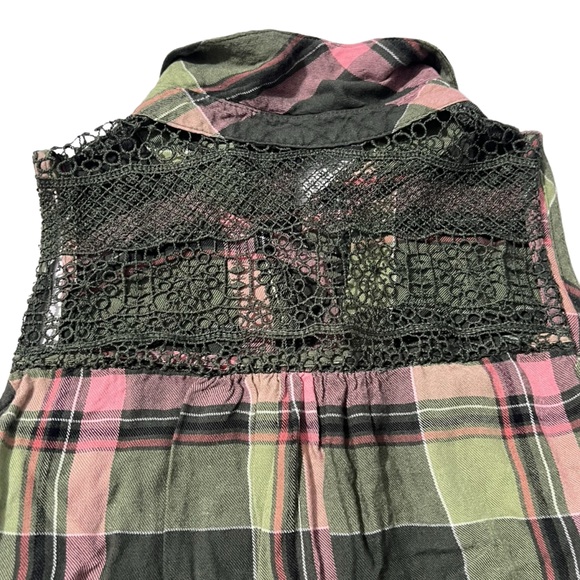 My Michelle - Womens Button Up Cold Shoulder Top Sz. MD - Picture 8 of 8